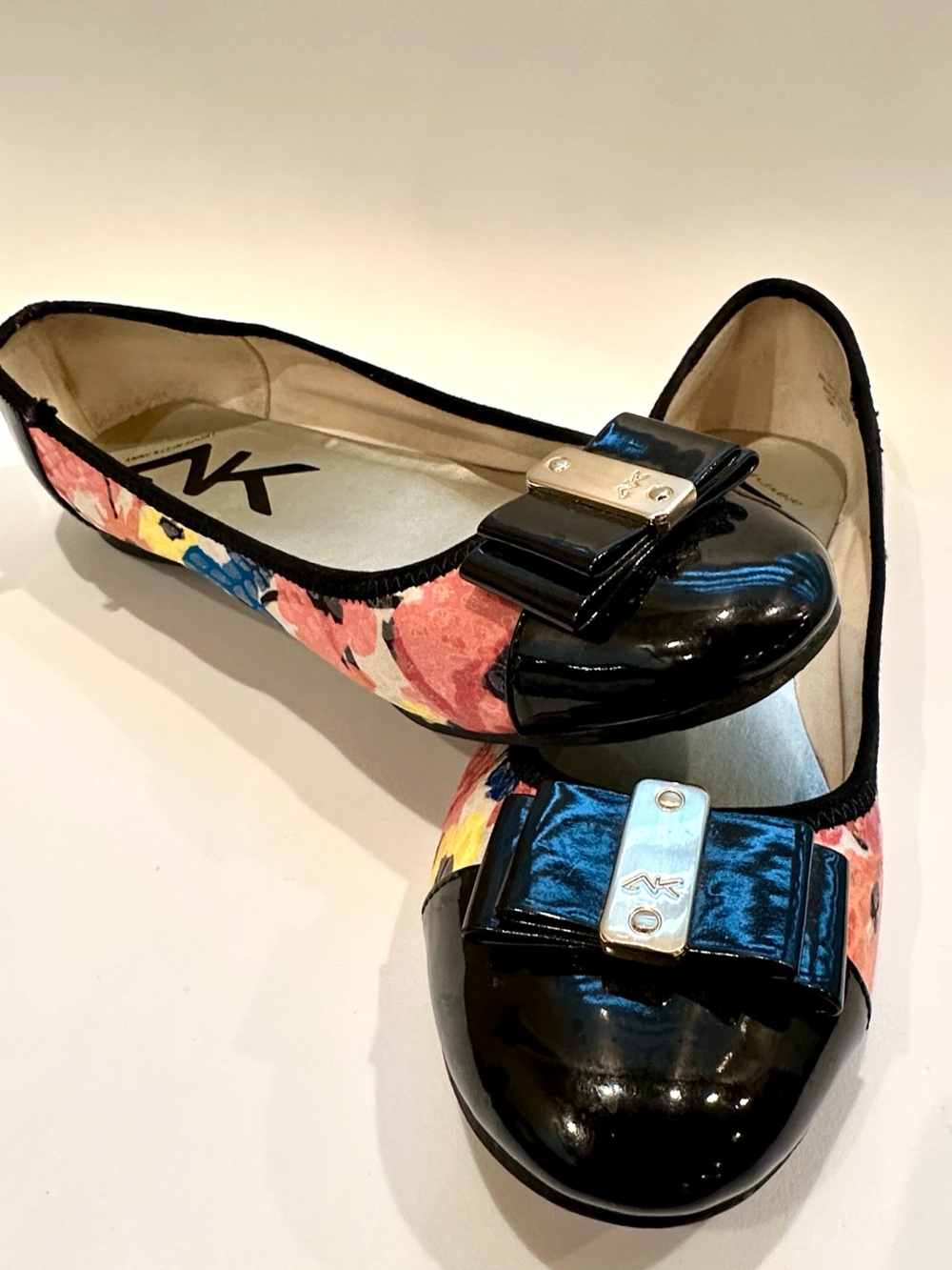 Anne Klein Floral Ballet Flats Bow Cap Toe Slip On Shoes Size 8.5M